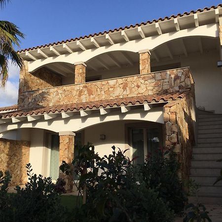 Residence Elegance Ville Ed Appartamenti A Porto Pino Ngoại thất bức ảnh