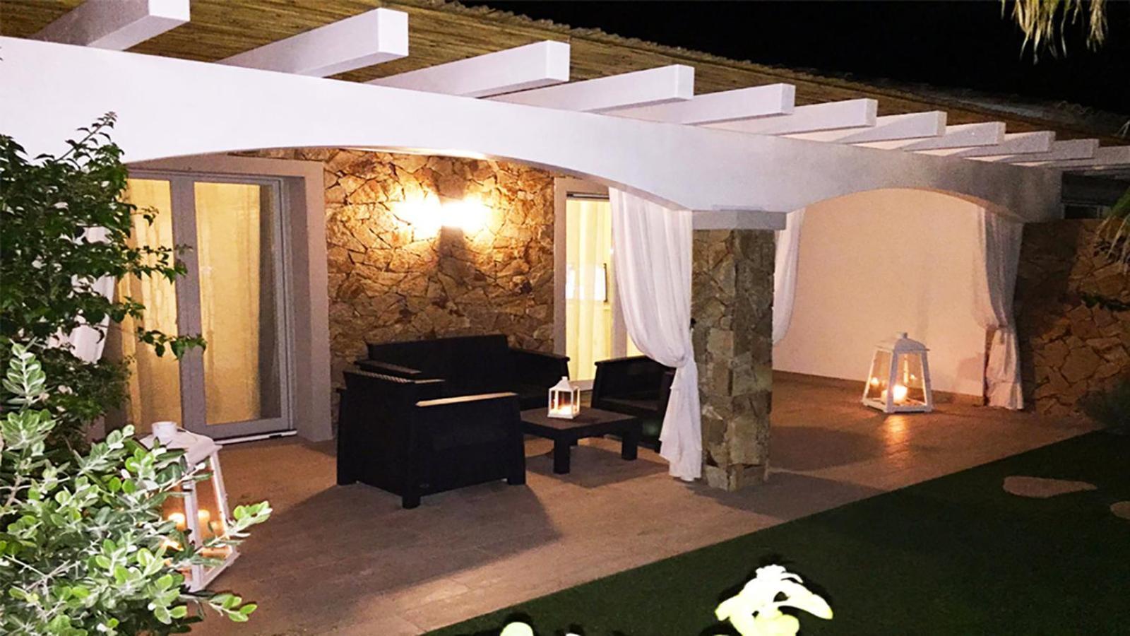 Residence Elegance Ville Ed Appartamenti A Porto Pino Ngoại thất bức ảnh