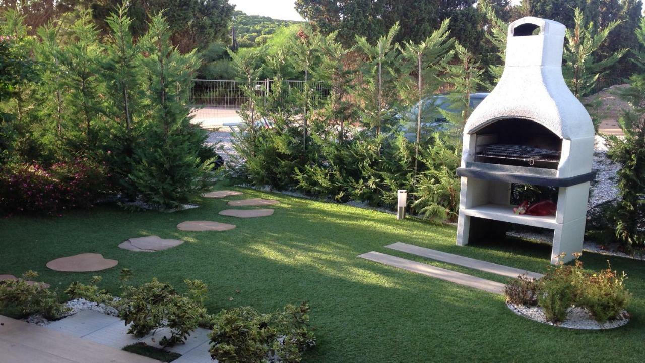 Residence Elegance Ville Ed Appartamenti A Porto Pino Ngoại thất bức ảnh