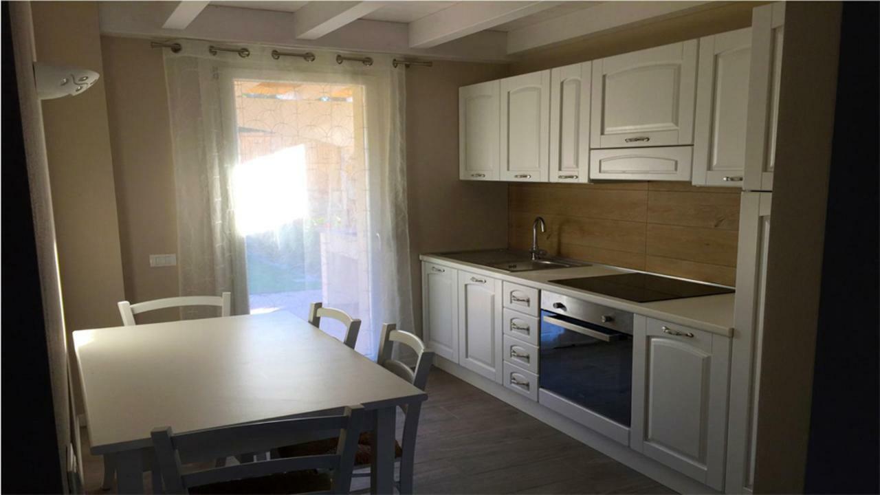 Residence Elegance Ville Ed Appartamenti A Porto Pino Ngoại thất bức ảnh
