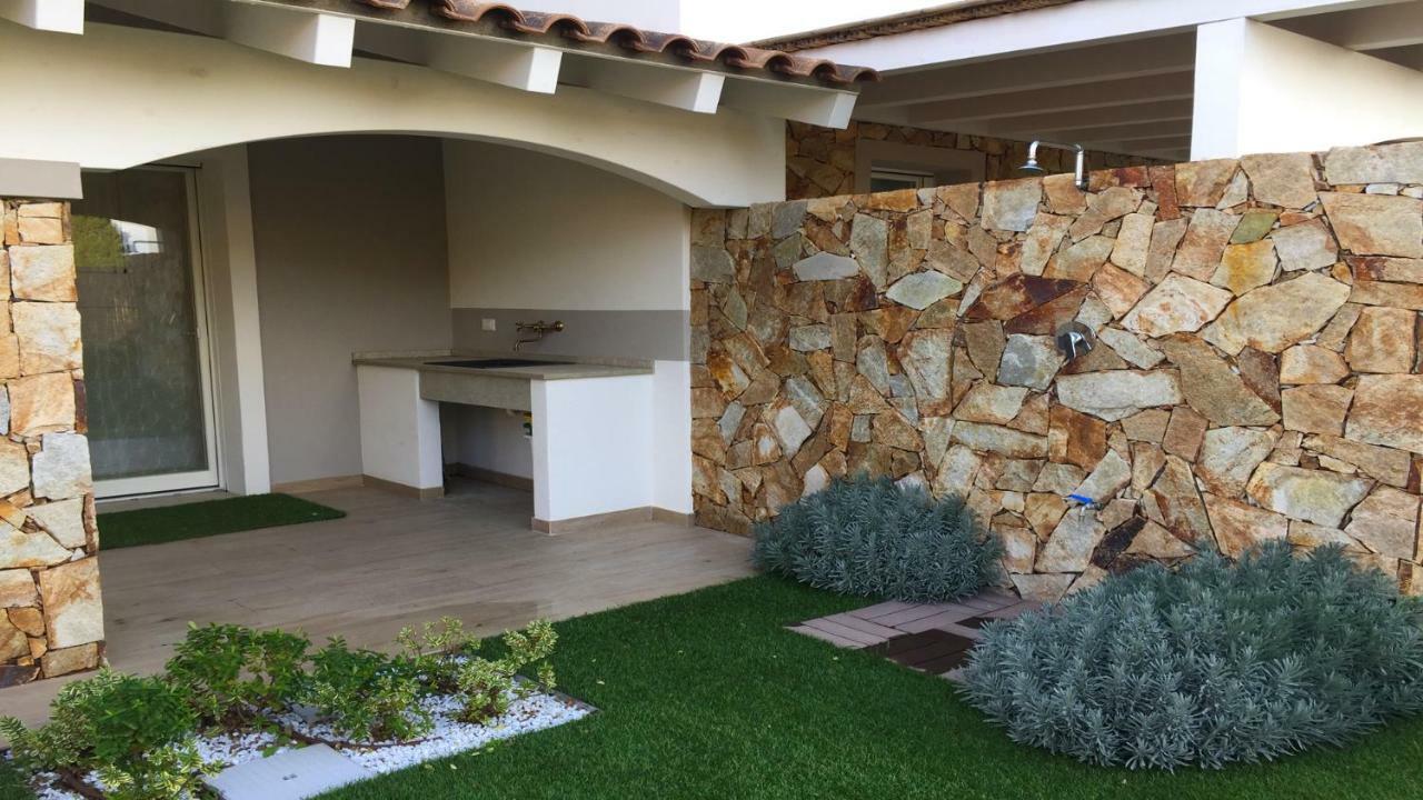 Residence Elegance Ville Ed Appartamenti A Porto Pino Ngoại thất bức ảnh