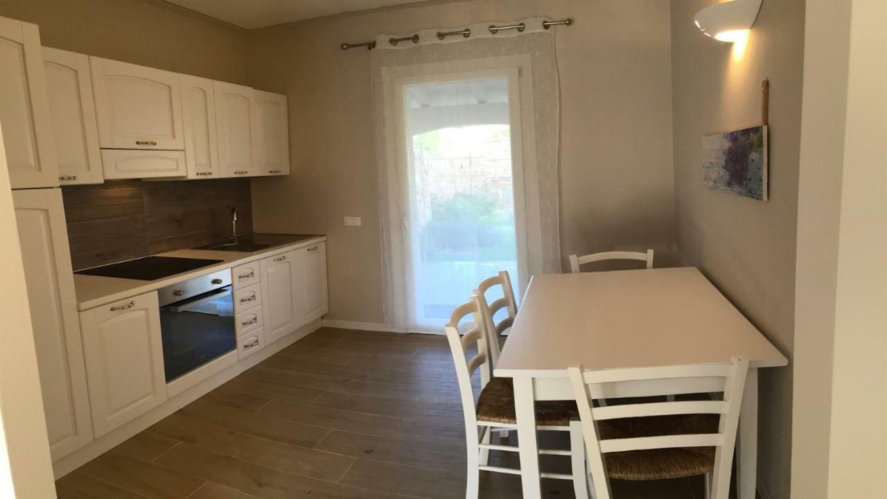 Residence Elegance Ville Ed Appartamenti A Porto Pino Ngoại thất bức ảnh