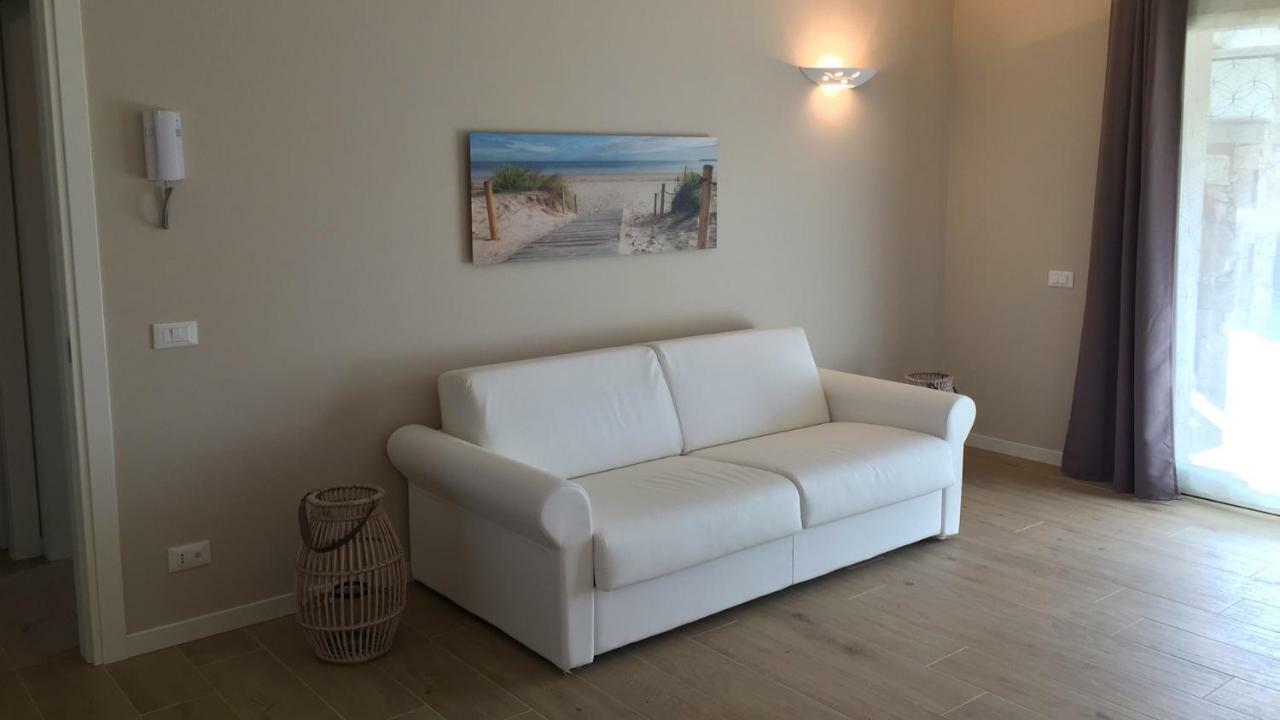 Residence Elegance Ville Ed Appartamenti A Porto Pino Ngoại thất bức ảnh