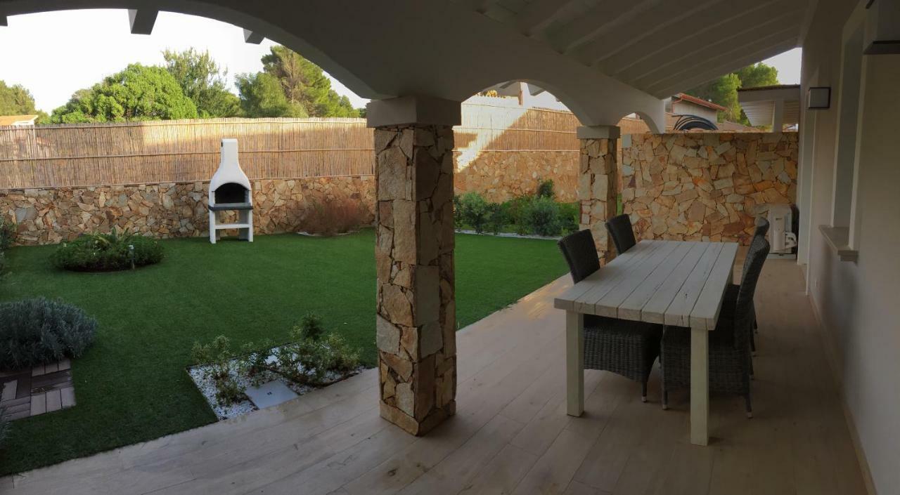 Residence Elegance Ville Ed Appartamenti A Porto Pino Ngoại thất bức ảnh