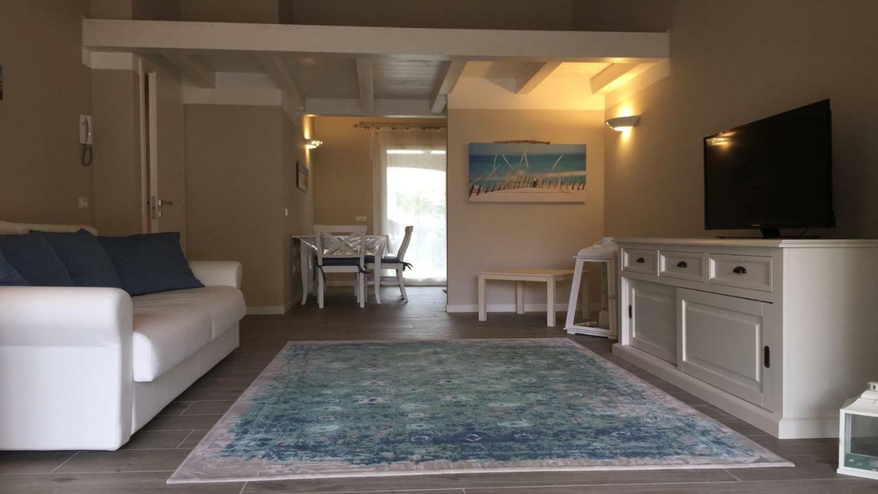Residence Elegance Ville Ed Appartamenti A Porto Pino Ngoại thất bức ảnh